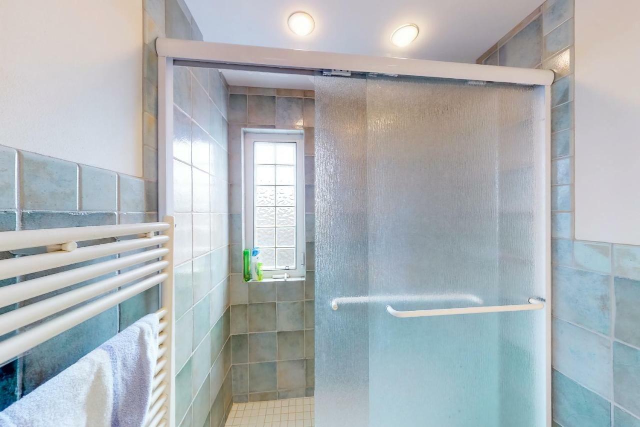 2 Bed 1 Bath Vacation Home In Истхем Экстерьер фото